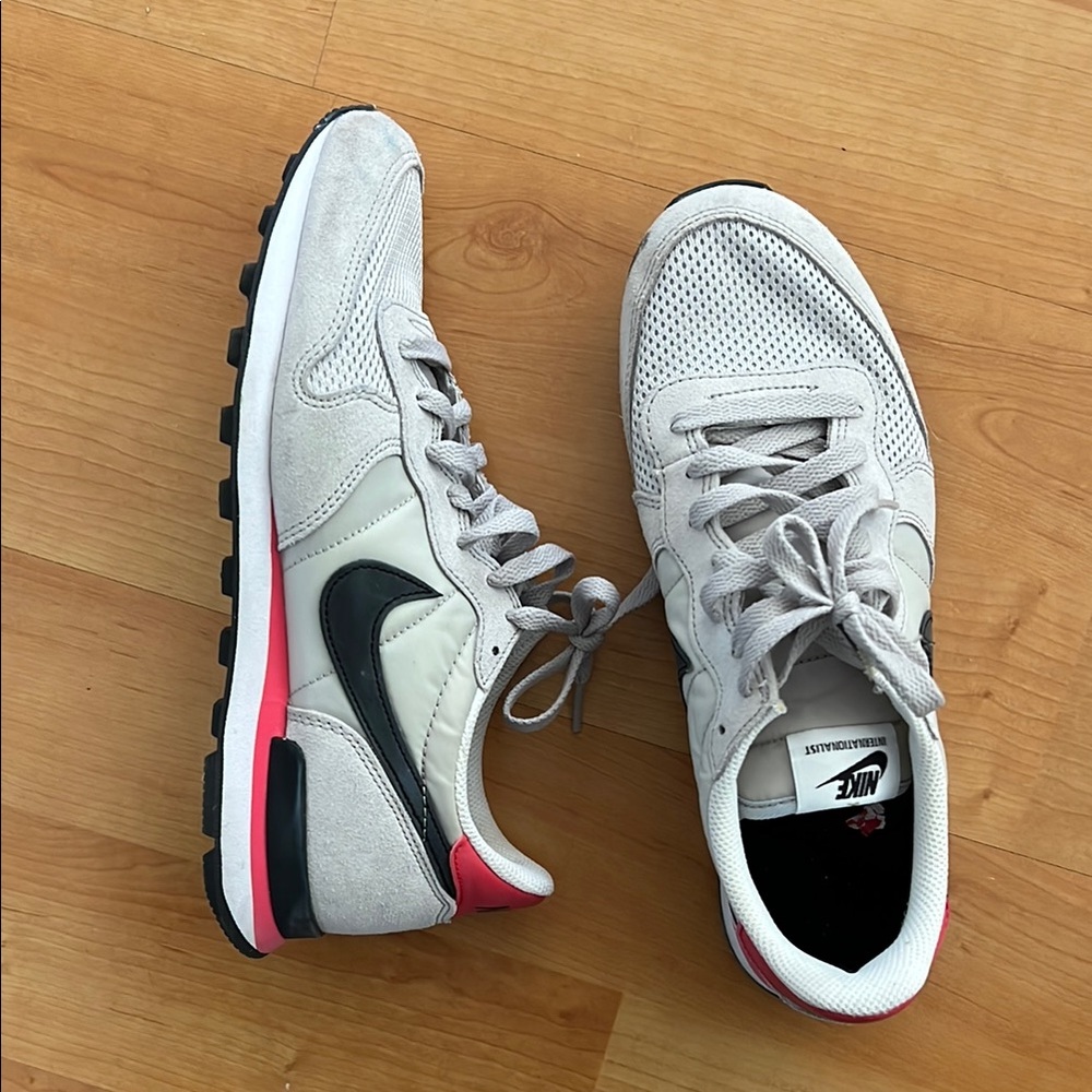 Nike Internationalist Light Gray/Pink